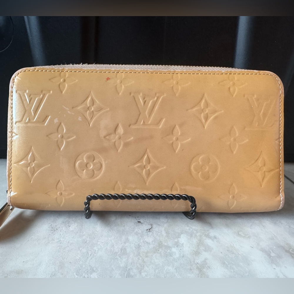 LOUIS VUITTON Zippy Wallet Vernis Noisette - Picture 2 of 12